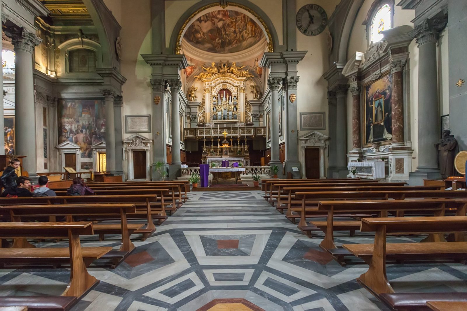 Florence,,Italy,-,April,06,,2017:,Interior,Of,Church,San