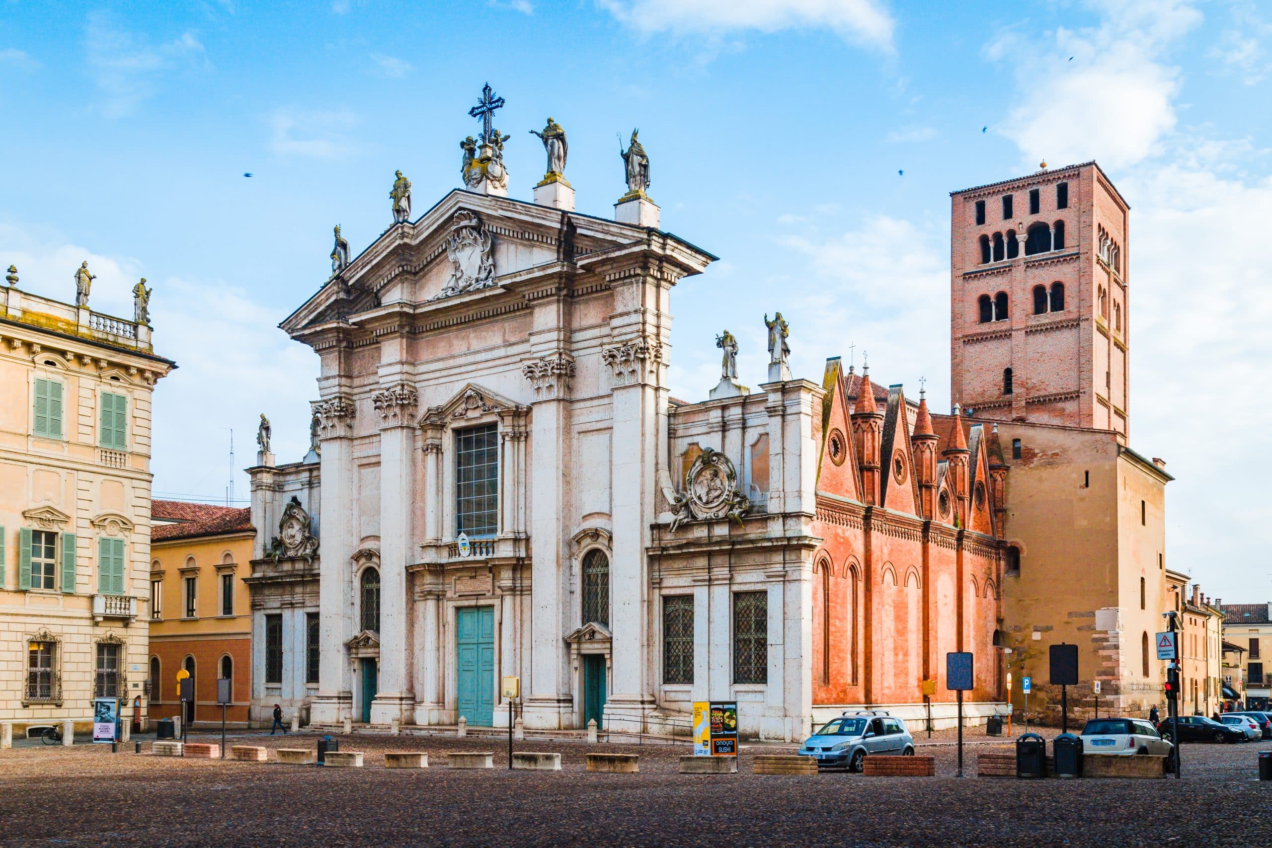 Mantua,/,Italy,-,April,2019:,The,Cathedral,Of,San