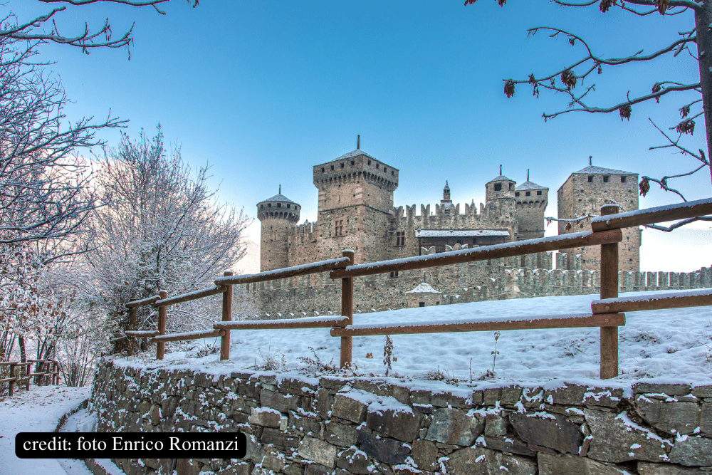 טירת פניס AOSTA