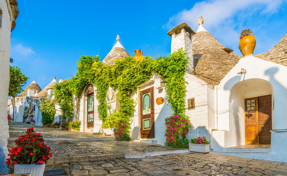 The,Traditional,Trulli,Houses,In,Alberobello,City,,Apulia,,Italy